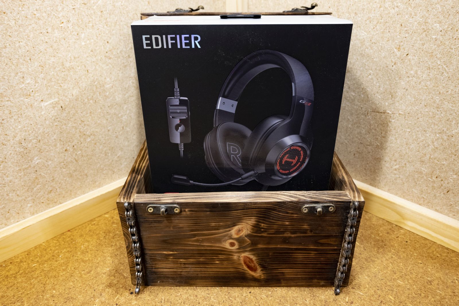ВелоКладоИскатель: Проводная гарнитура Edifier G2II черный